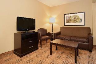 Suburban East Hotel 2*